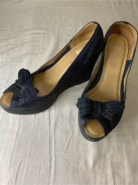 Nicole Vintage Y2K Navy Leather Peep-Toe Platform Wedge Heels with Bow 8.5